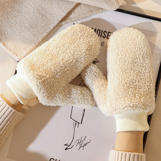 Gloves to stay warm