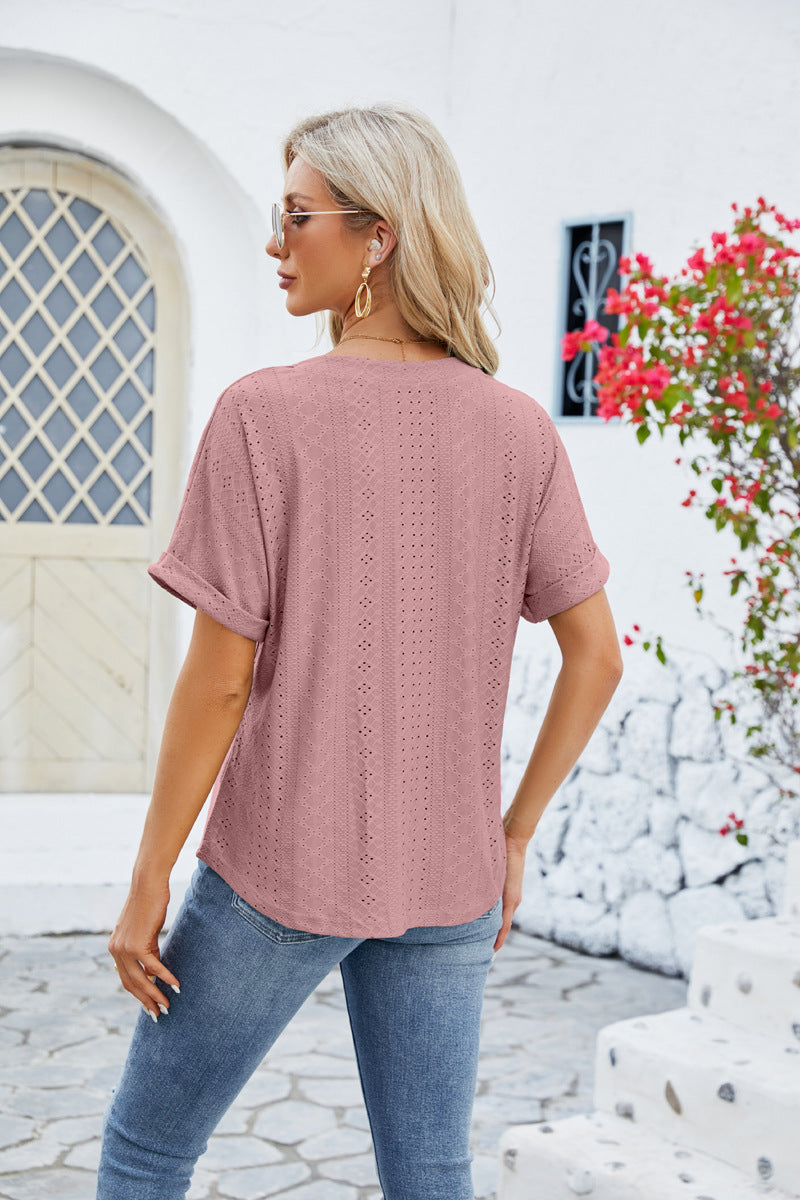 Pull à manches courtes et col en V pour