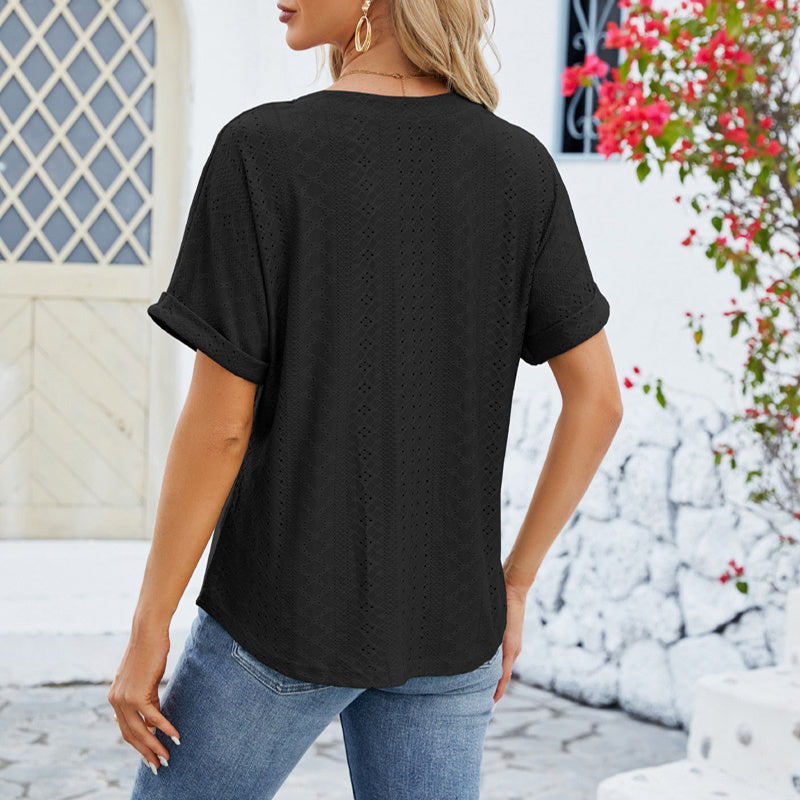 Pull à manches courtes et col en V pour