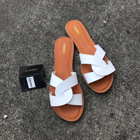 Casual flat heel sandals