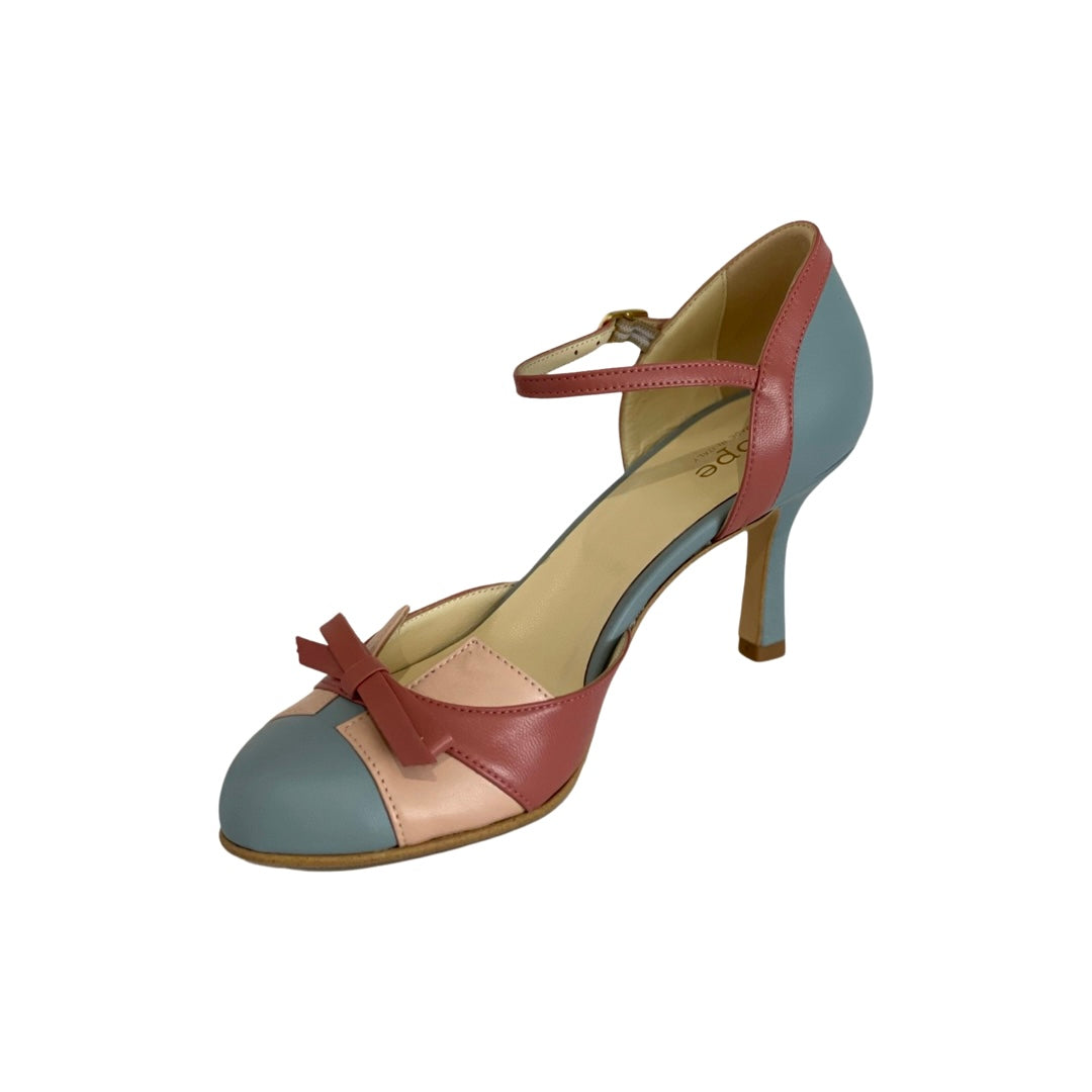 Pointed toe, buckle, high heel sandals