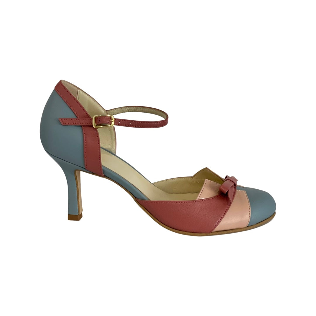 Pointed toe, buckle, high heel sandals
