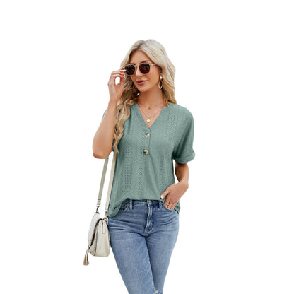 Pull à manches courtes et col en V pour