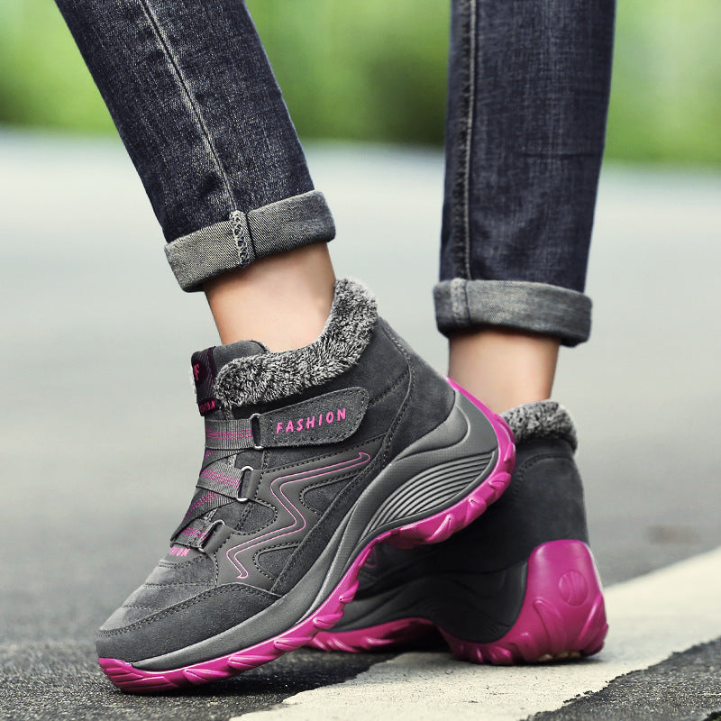 Chaussures de randonnée , en cuir véritable