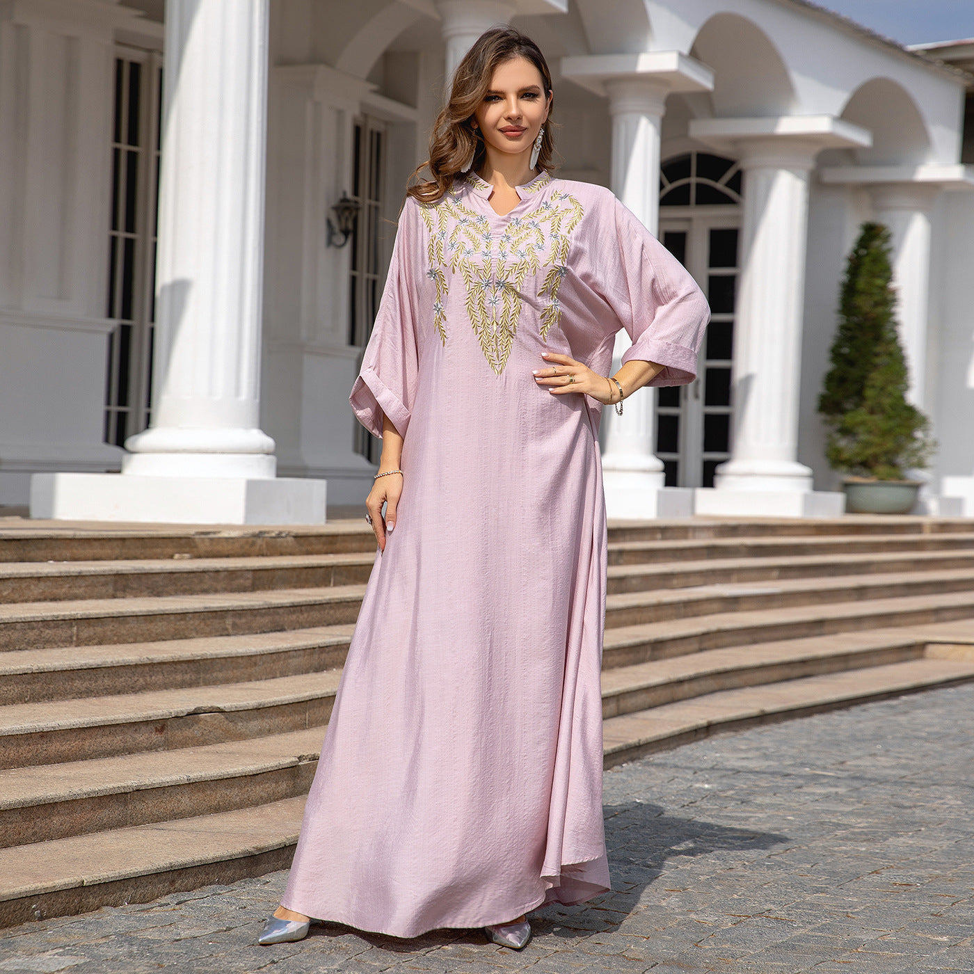 Robe brodée