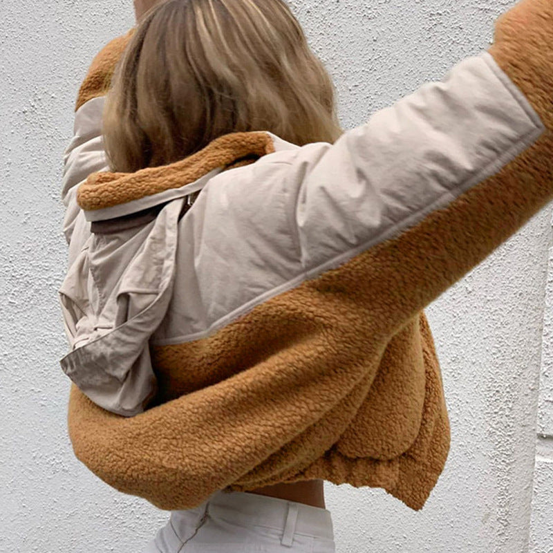 Veste ample en laine d'agneau à capuche et coutures
