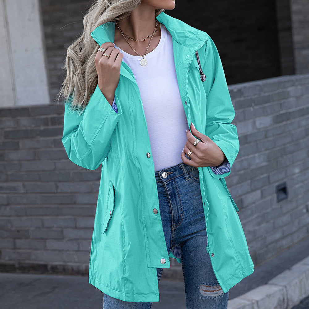 Manteau imperméable à capuche et fermeture éclair