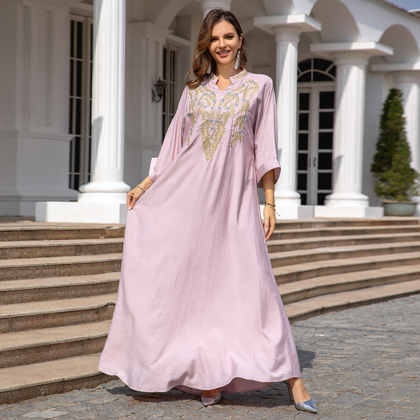 Robe brodée